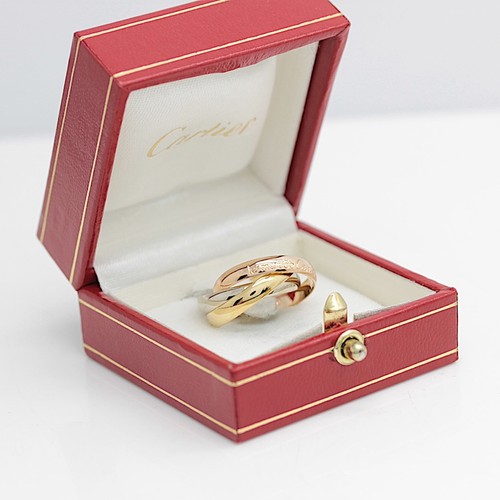 Les must cartier - les,