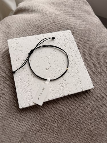 Schwarzes armband mit - schwarzes,